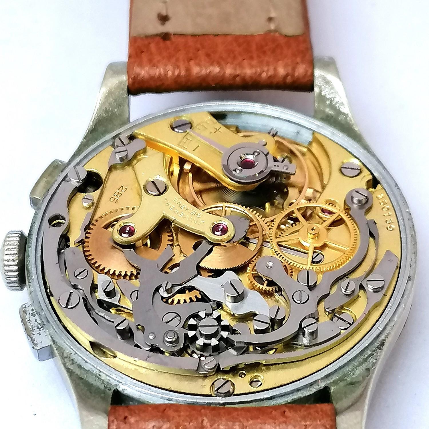 Universal geneve uni compax chronograph wristwatch 285 numbered movement - running & chronograph - Image 3 of 5