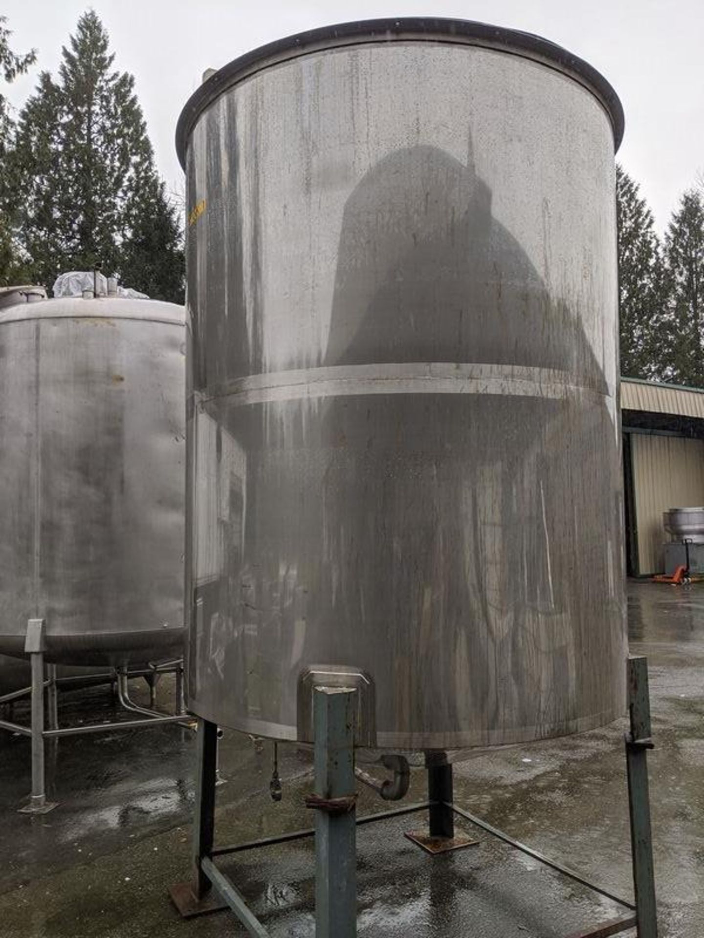 Large Stainless Steel Tank on Stand with Agitator and Drain Spout