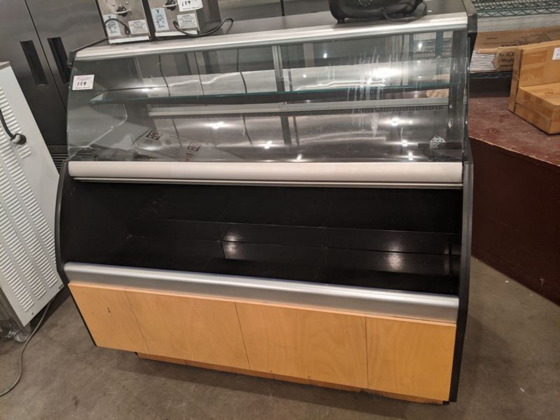 Artica 5ft Refrigerated Undercounter Case