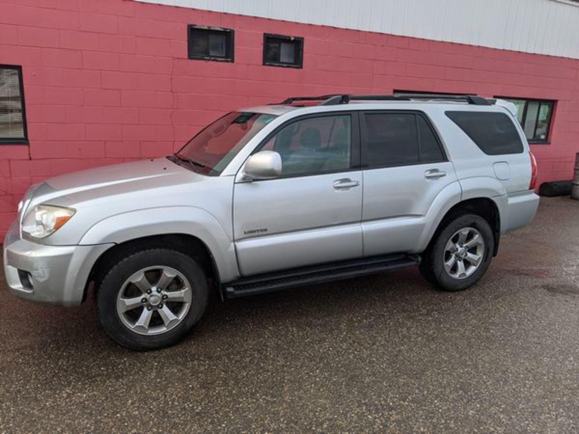 2007 Toyota 4Runner Limited V8, 4X4 with 239,000 kms