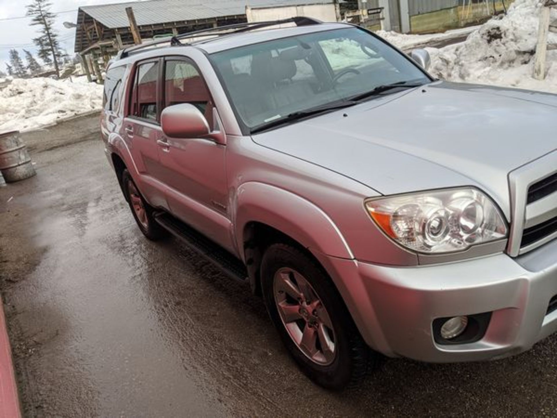 2007 Toyota 4Runner Limited V8, 4X4 with 239,000 kms - Image 3 of 3