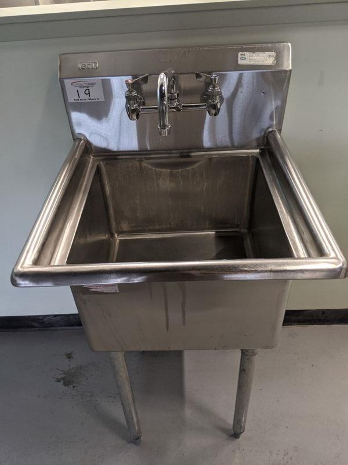 EFI Single Compartment Sink with Taps