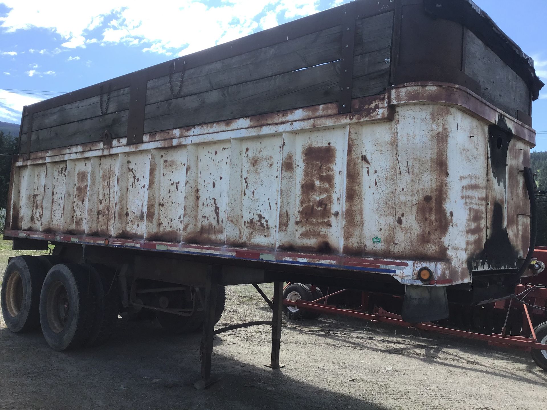 1987 Dump Trailer ( For Hwy Tractor )