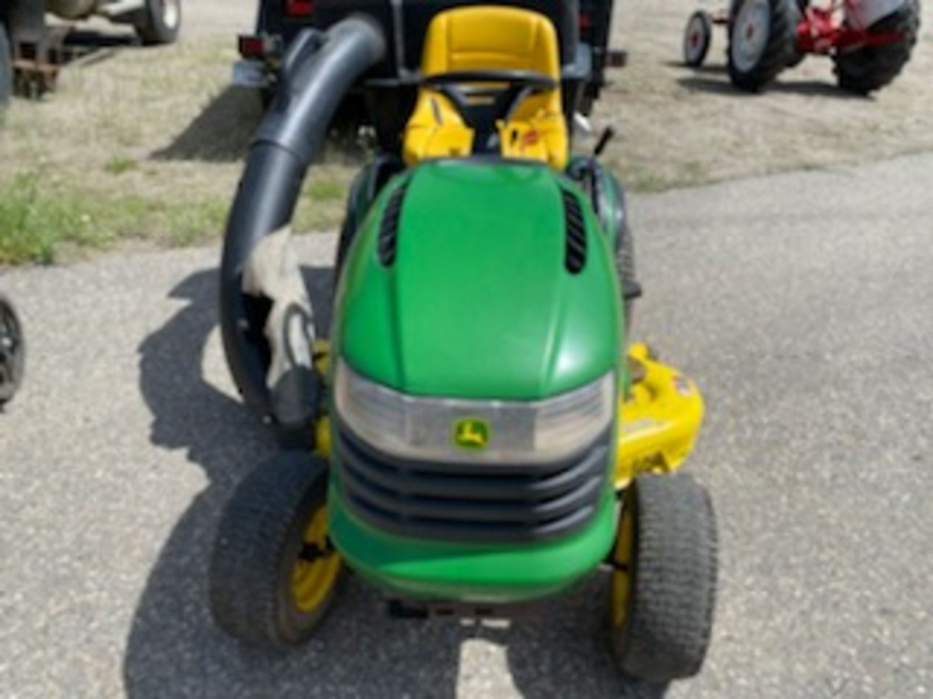 John Deere Model L130 Lawn Tractor. 390 Hours - Image 2 of 4