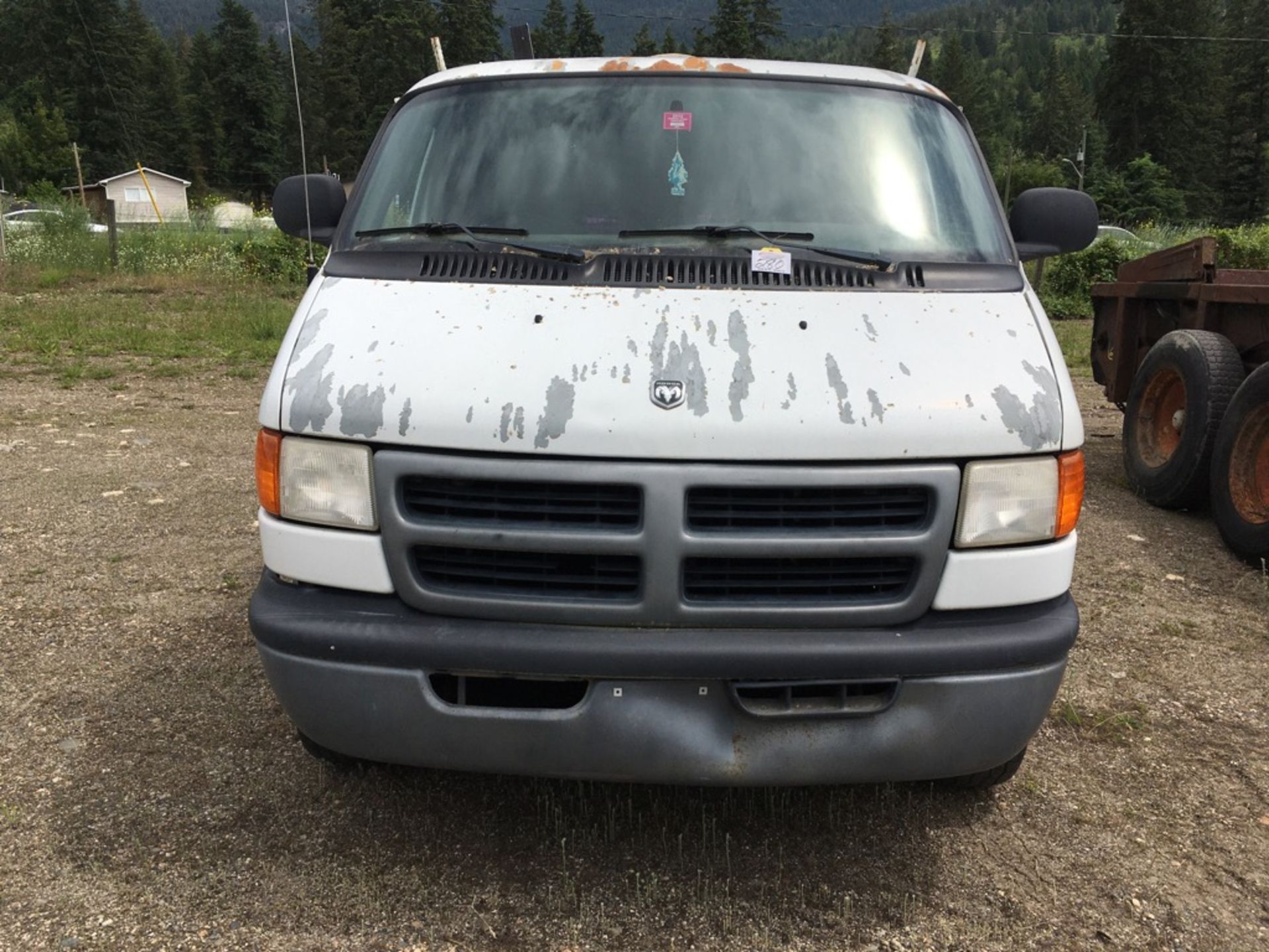 2003 Dodge Van 2500 - 208,500 kms - Image 2 of 6