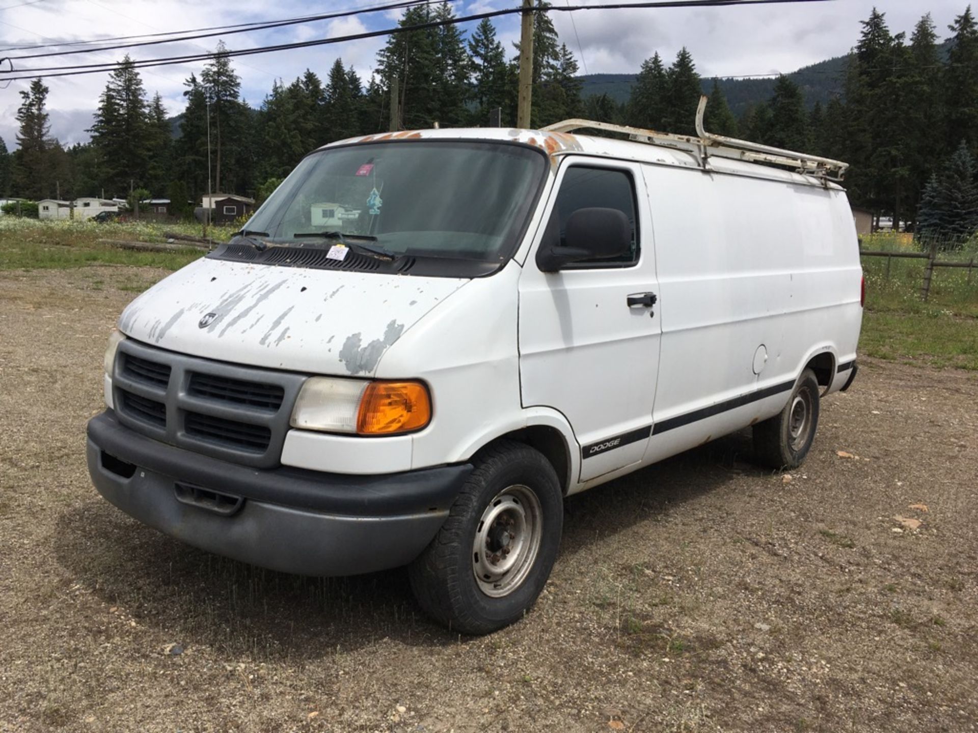 2003 Dodge Van 2500 - 208,500 kms