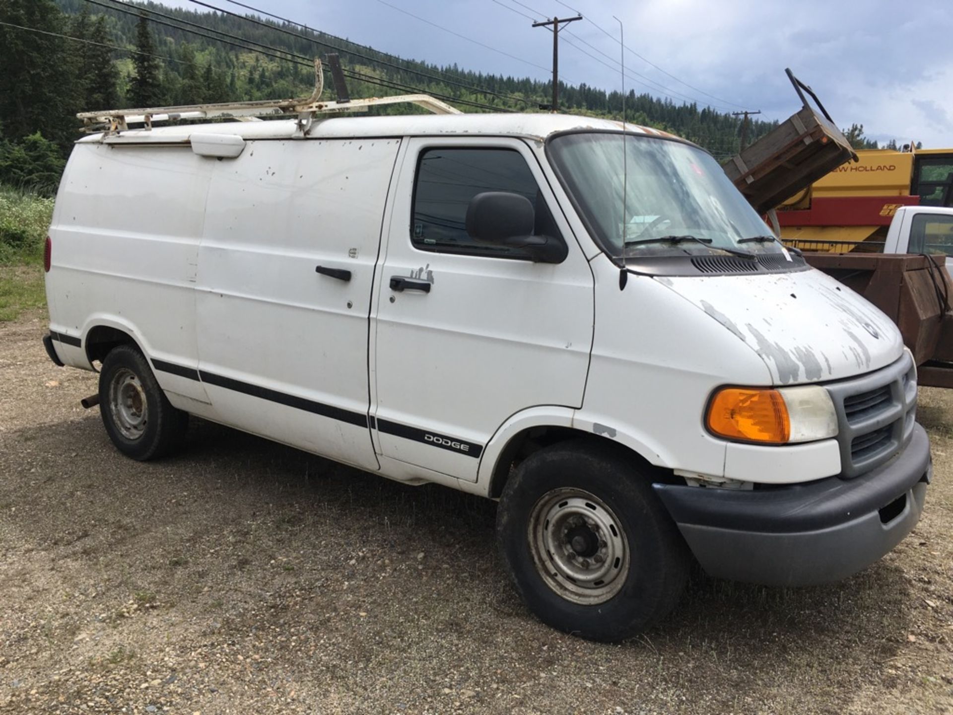 2003 Dodge Van 2500 - 208,500 kms - Image 3 of 6