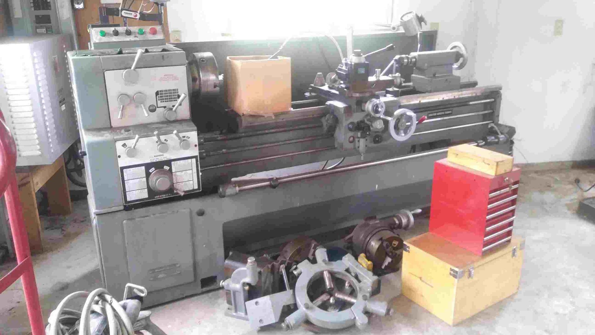 Large Industrial Lathe with Tooling - Image 3 of 3