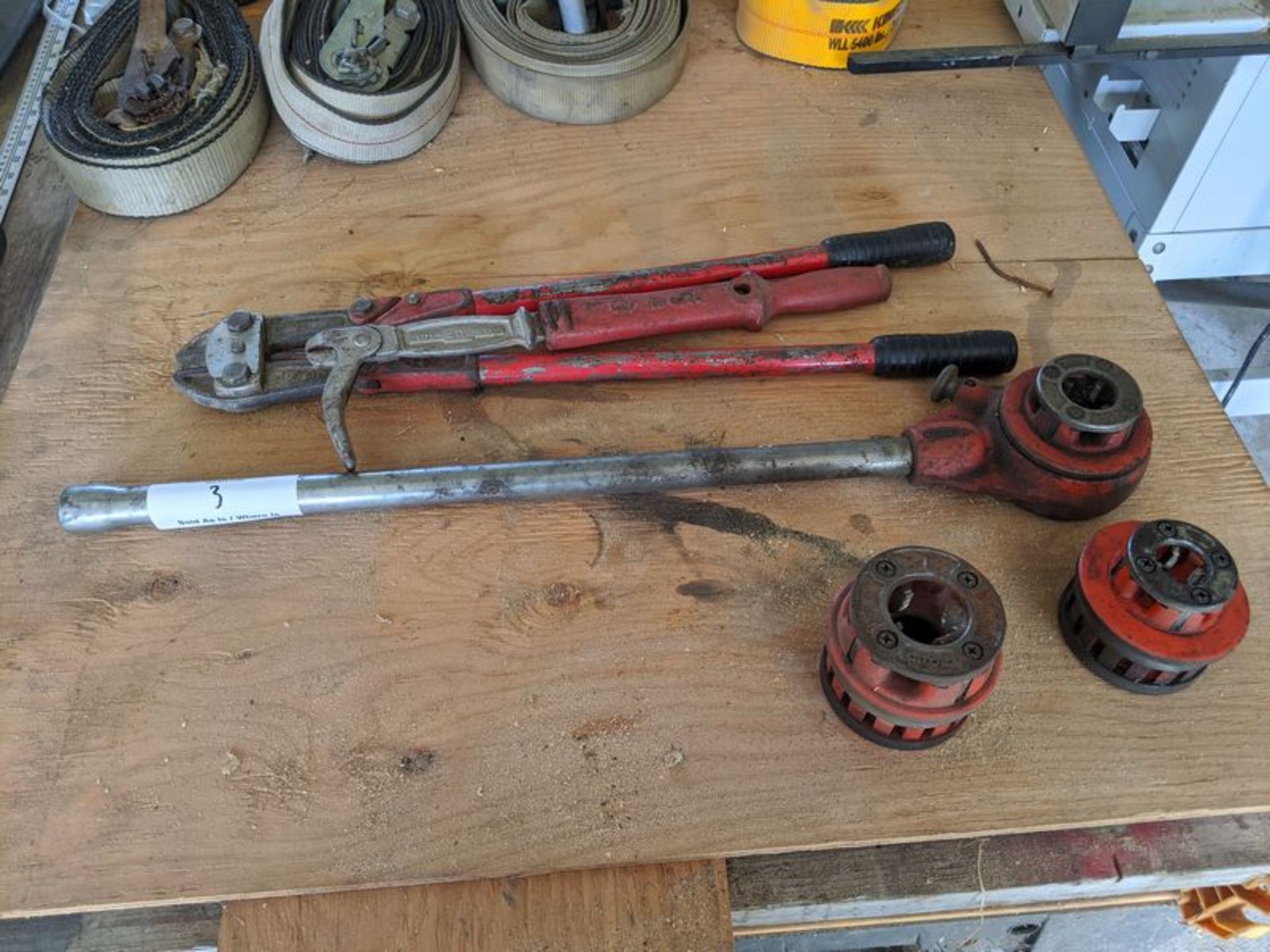 Pipe Threader, Bolt Cutter and Nail Puller