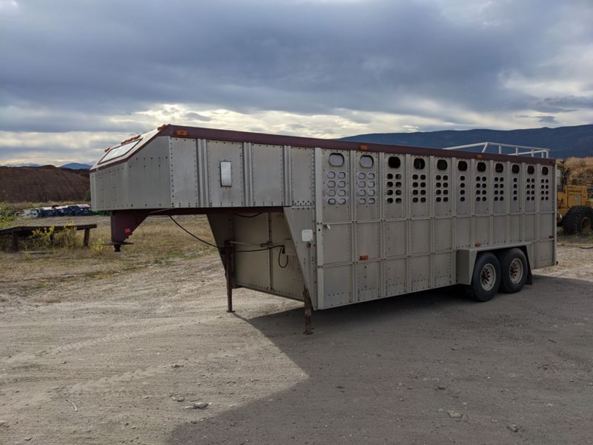 1991 Wilson Tandem Axel Stock Trailer