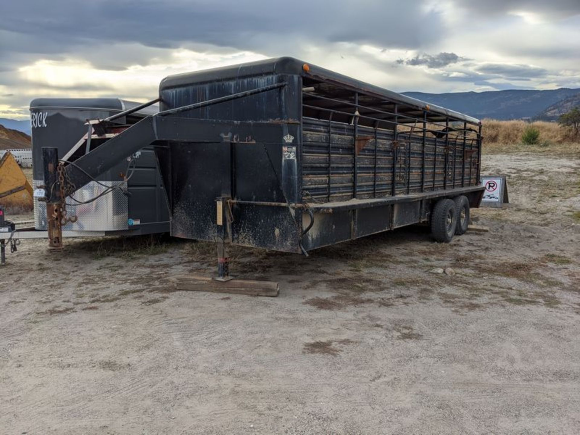 1991 WW Tandem Axel 25 ft Stock Trailer