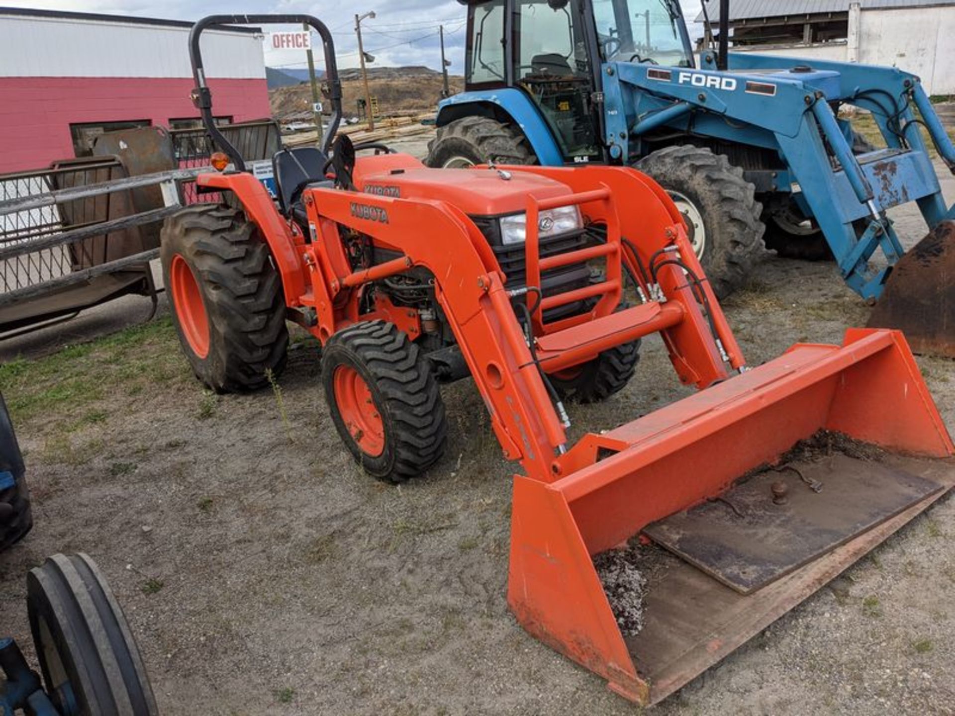 Kubota L4400 4WD With Front End Loader, 102 Hours