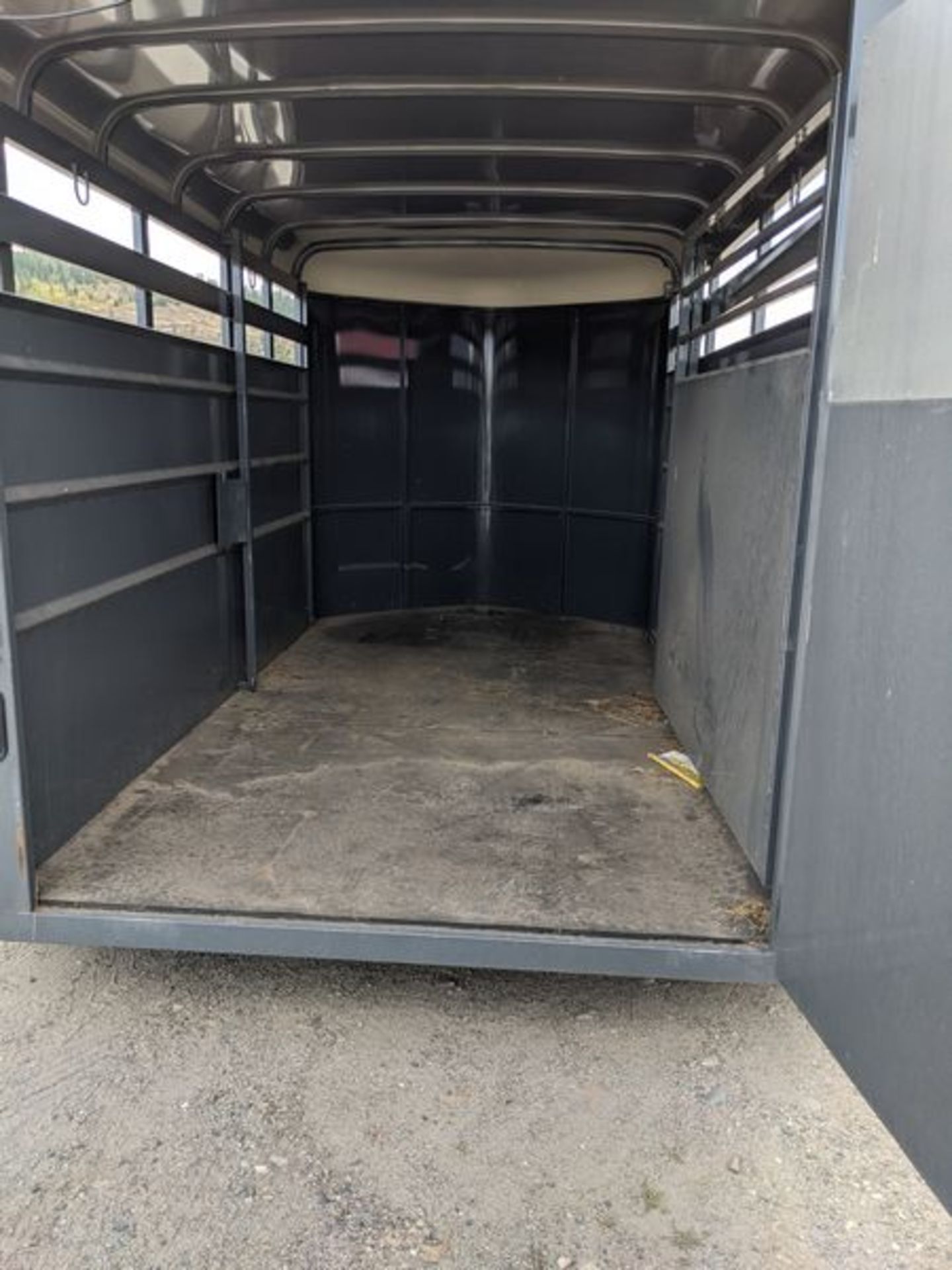 2016 Maverick 3 Horse Stock Trailer, Minimal Use - Image 4 of 4