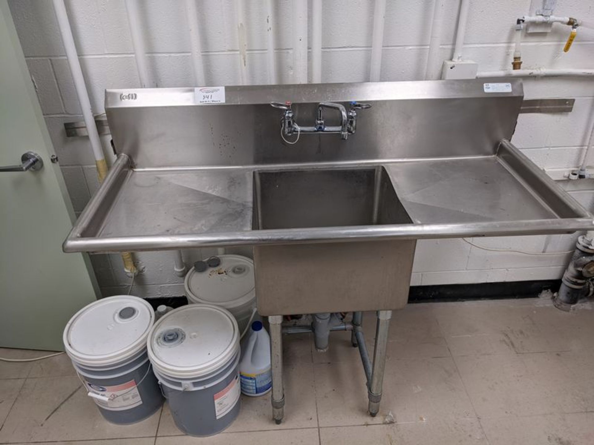 EFI Single Compartment Sink with Right and Left Run-off