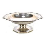WALKER & HALL; a George V hallmarked silver octagonal tazza with chevron detailed rim and pierced