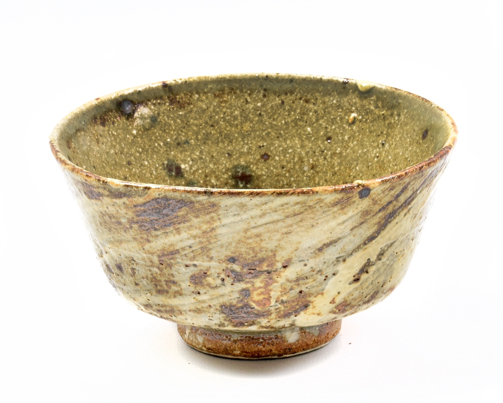 WILLIAM MARSHALL (1923-2007); a small stoneware footed bowl, hakeme decoration, impressed WM mark,