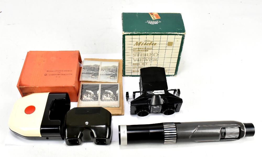 ZEISS; a stereoviewer and light box O Contaflex in box, a Niida stereoviewer model SV-1 for reversal