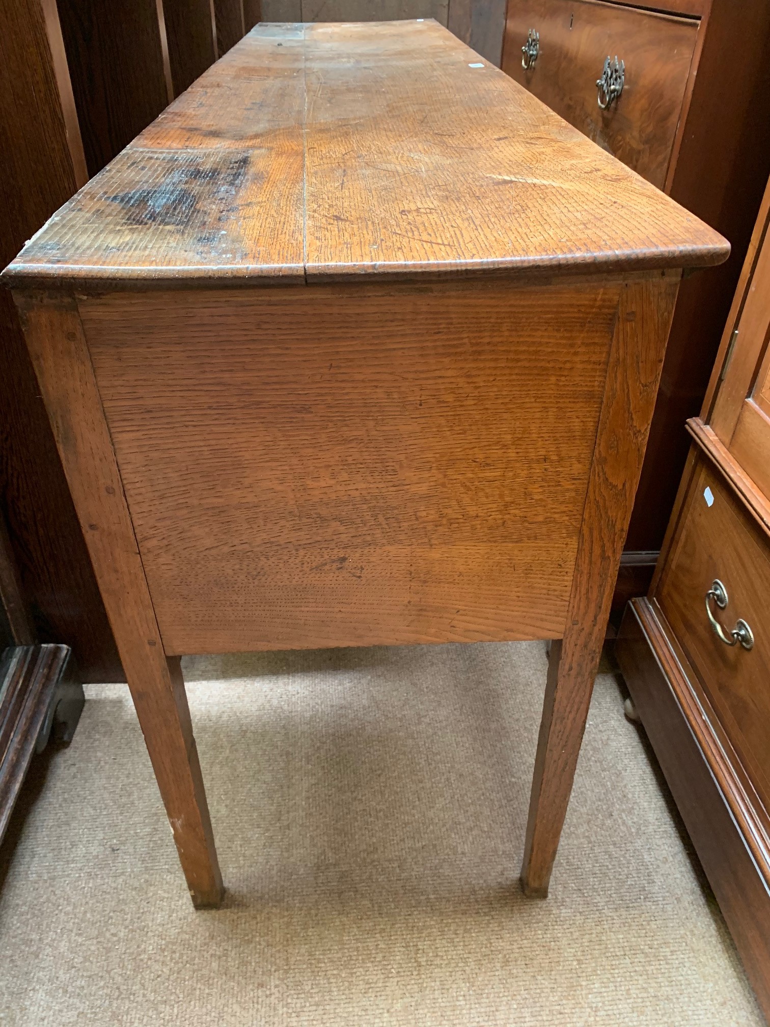 An 18th century oak dresser with plate rack back, the back with two thick shelves and two panelled - Image 3 of 5