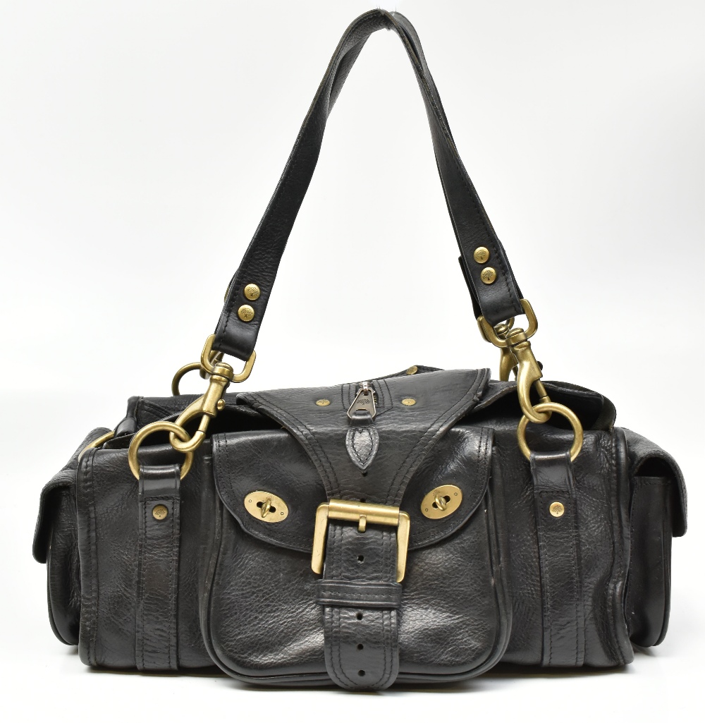 MULBERRY; a black Darwin leather 'Roxanne' shoulder/handbag with gold-tone hardware, no.106747, 40 x