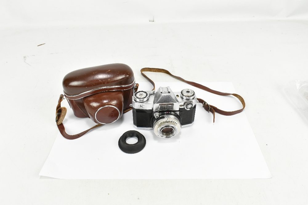 ZEISS; a Contaflex Super camera with Tessar 28/50 lens, no.2948908. - Bild 4 aus 4