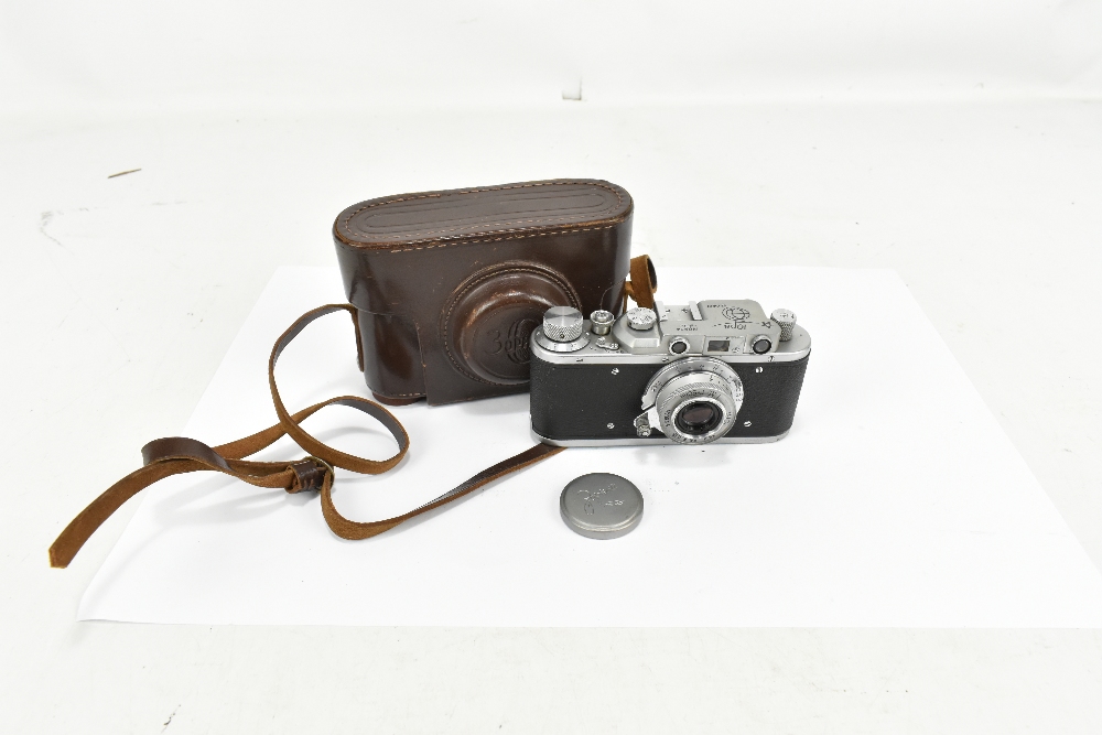 FED; a camera body no.NO934 and bearing date 12.04.61, with 1:3,5 F=50mm lens, no.0934, cased. - Image 4 of 4