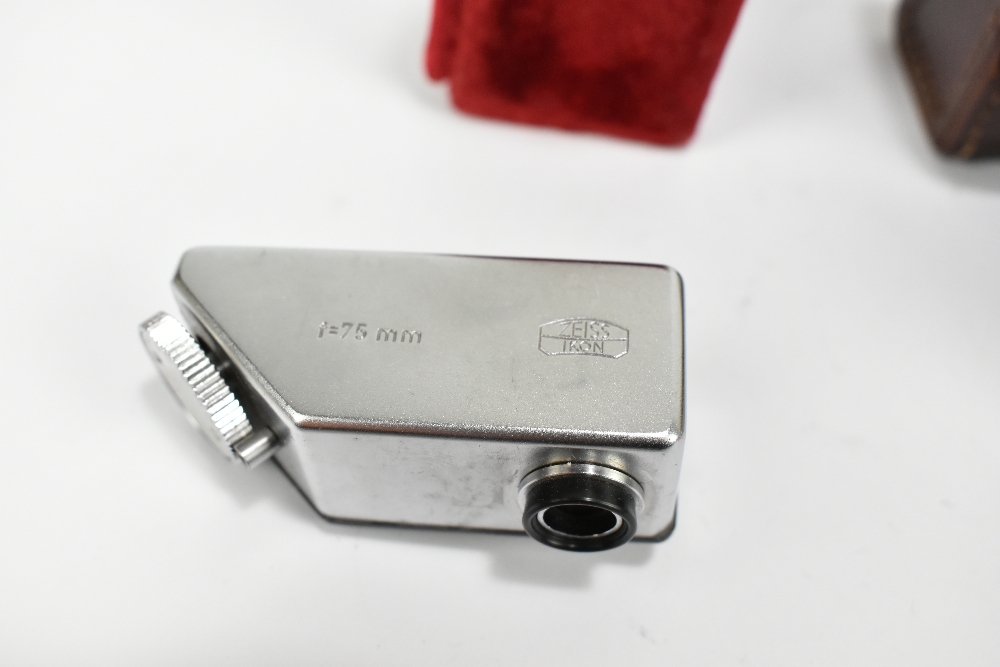 ZEISS; a Rangefinder no.425 F75mm, also two further Zeiss finders, no.440 21-35-50-85-135 with - Image 2 of 5