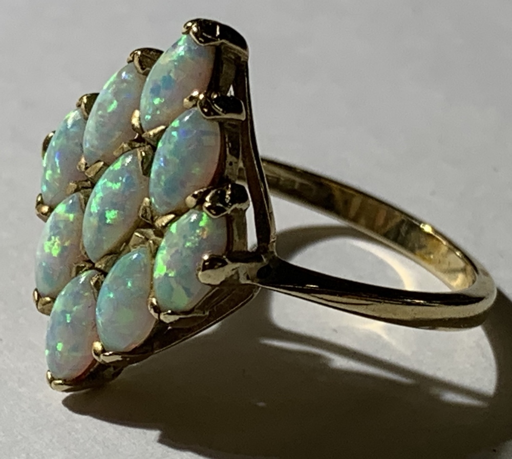 A 9ct yellow gold and opal dress ring size O 1/2 approximately 3.5g.Additional InformationPostage - Image 4 of 4