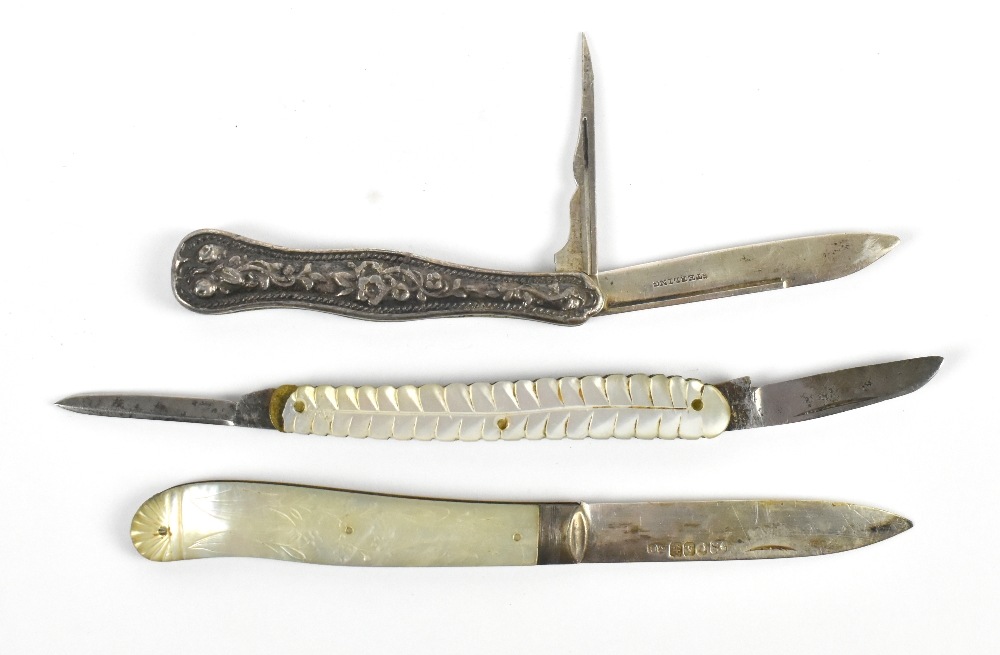 GEORGE UNITE; a Victorian hallmarked silver bladed mother of pearl bodied folding pocket knife,