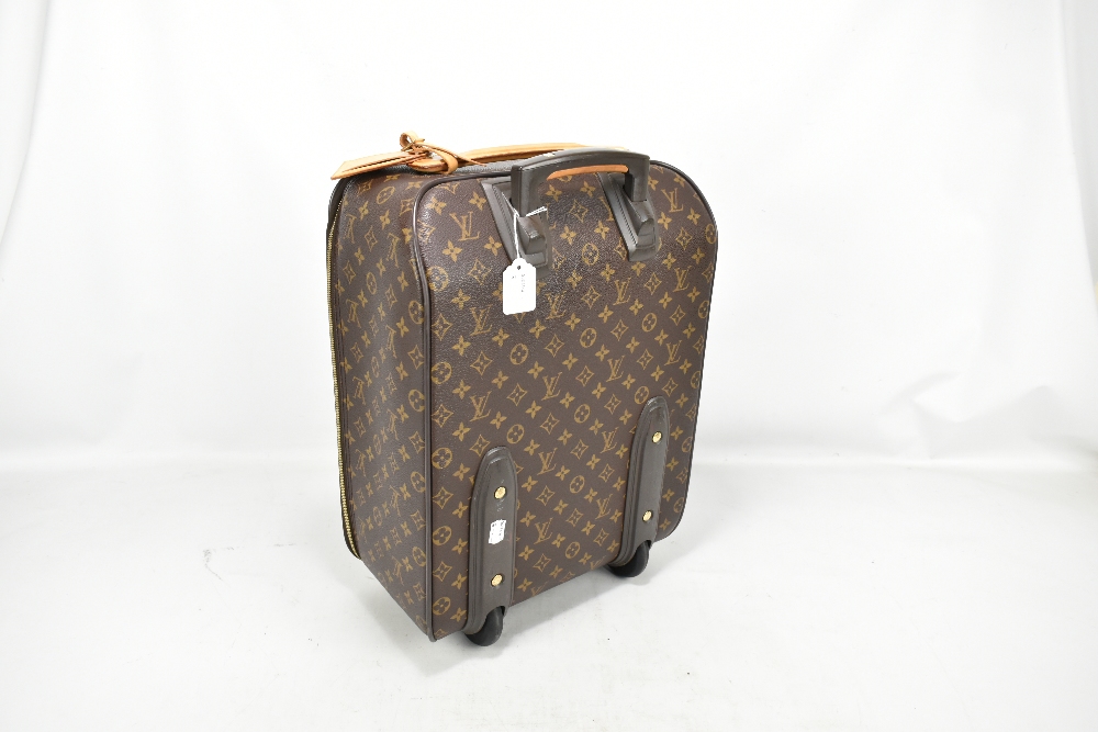 LOUIS VUITTON; a Pegase Cloth cabin sized suitcase, with brown monogram coated cloth, and nude - Bild 2 aus 8