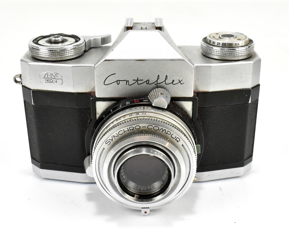 ZEISS; a Contaflex Rapid camera, with Tessar 1:2,8 F=50mm lens, no.2341027, cased.