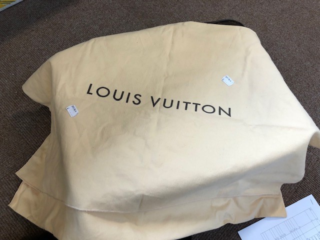 LOUIS VUITTON; a Pegase Cloth cabin sized suitcase, with brown monogram coated cloth, and nude - Bild 7 aus 8