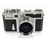 NIKON; an SP camera with Nikkor-S.C 1:1.4 F=5cm lens, no.356337, the body no.6213109, cased.