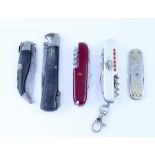 Five various pocket knives including a multi tool (5).