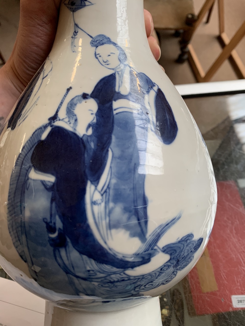 A Chinese blue and white porcelain vase painted with elders, bears Kangxi four character mark to - Bild 12 aus 14