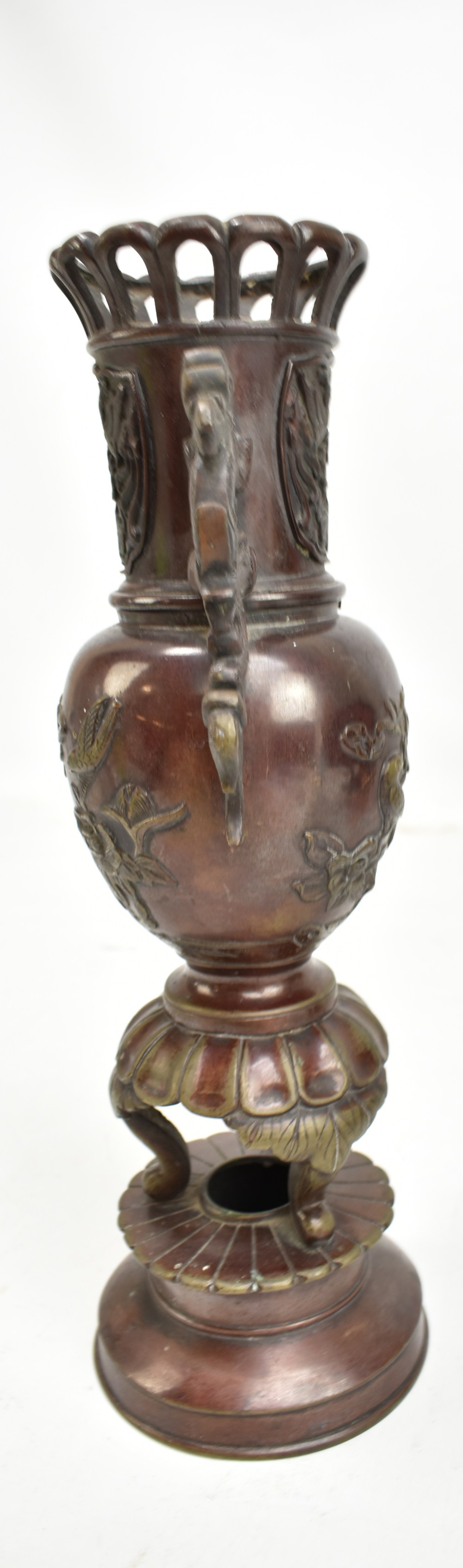 A pair of late 19th/early 20th century Japanese patinated bronze vases with cast twin dragon - Image 11 of 13