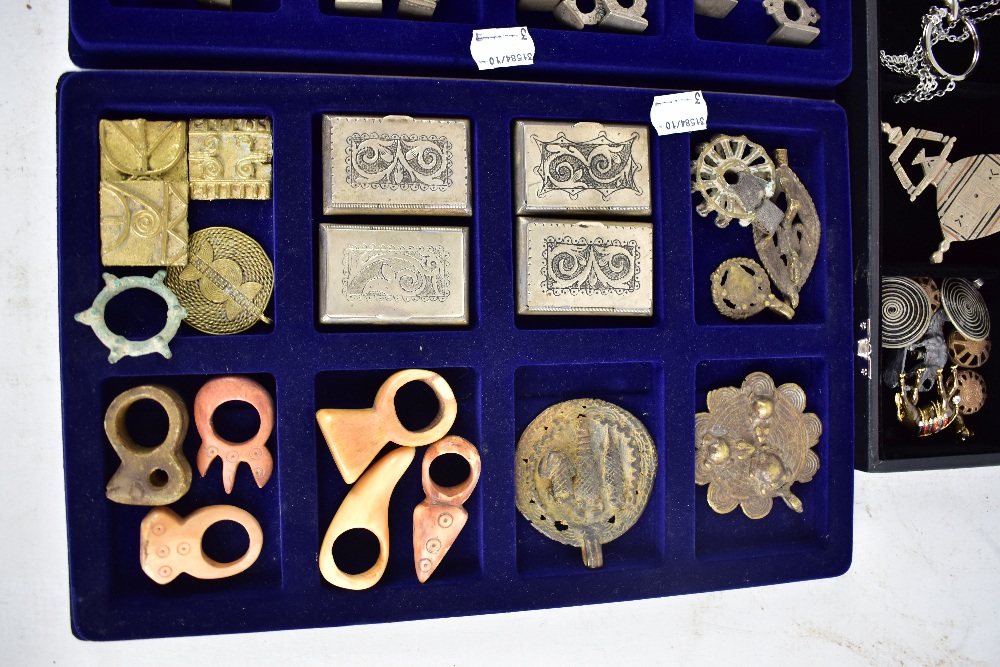 A quantity of African tribal jewellery including pendants and rings, some Tuareg examples, some - Image 3 of 4