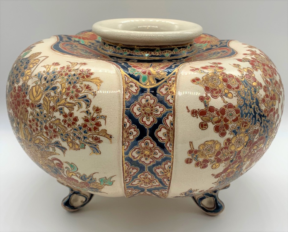 A fine and large Japanese Meiji period Imperial Palette Satsuma censer of triple lobed squat form - Image 6 of 10