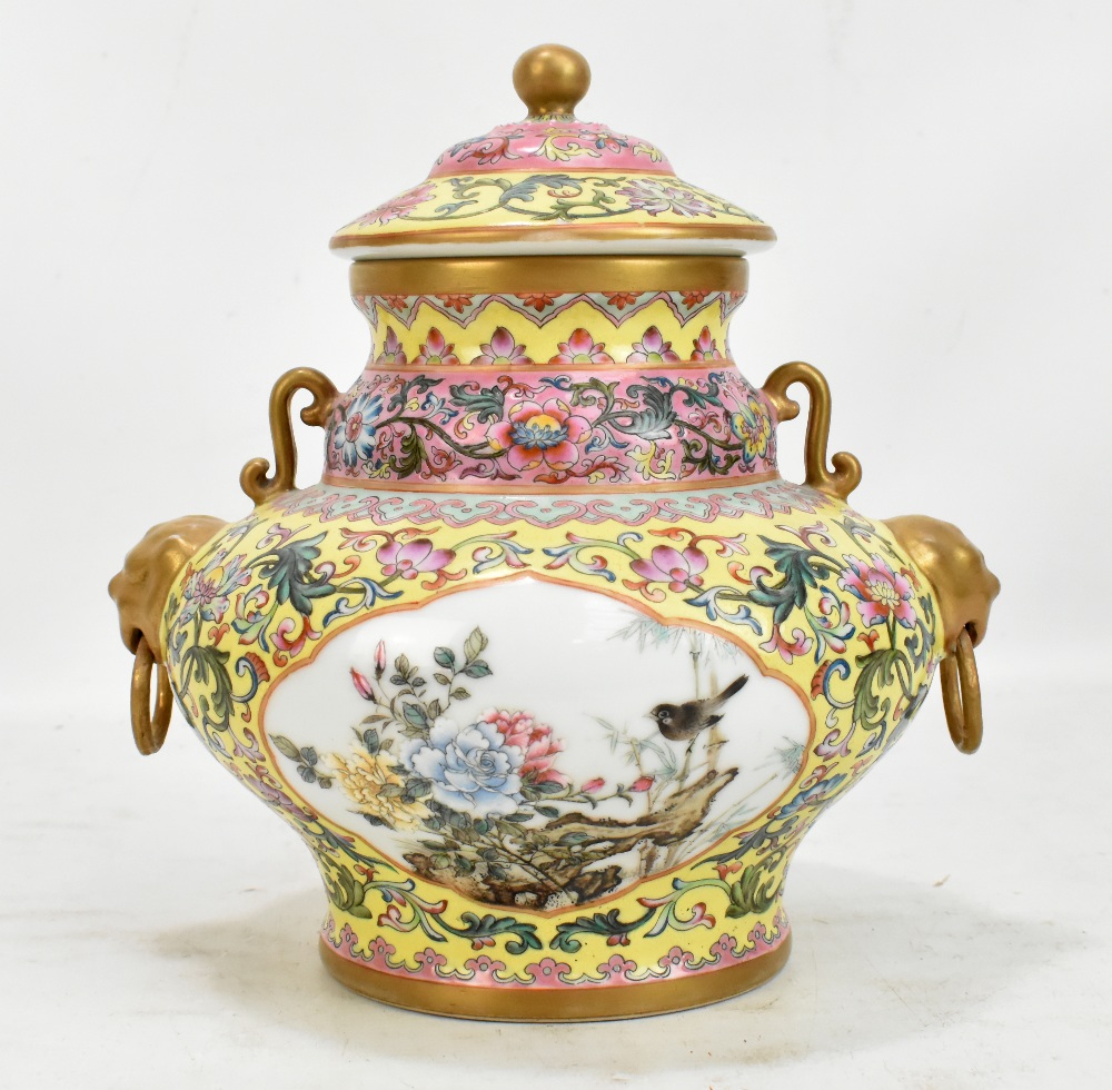 A 20th century Chinese lidded porcelain vase/vessel with twin gilt mask and loop handles featuring - Image 3 of 16