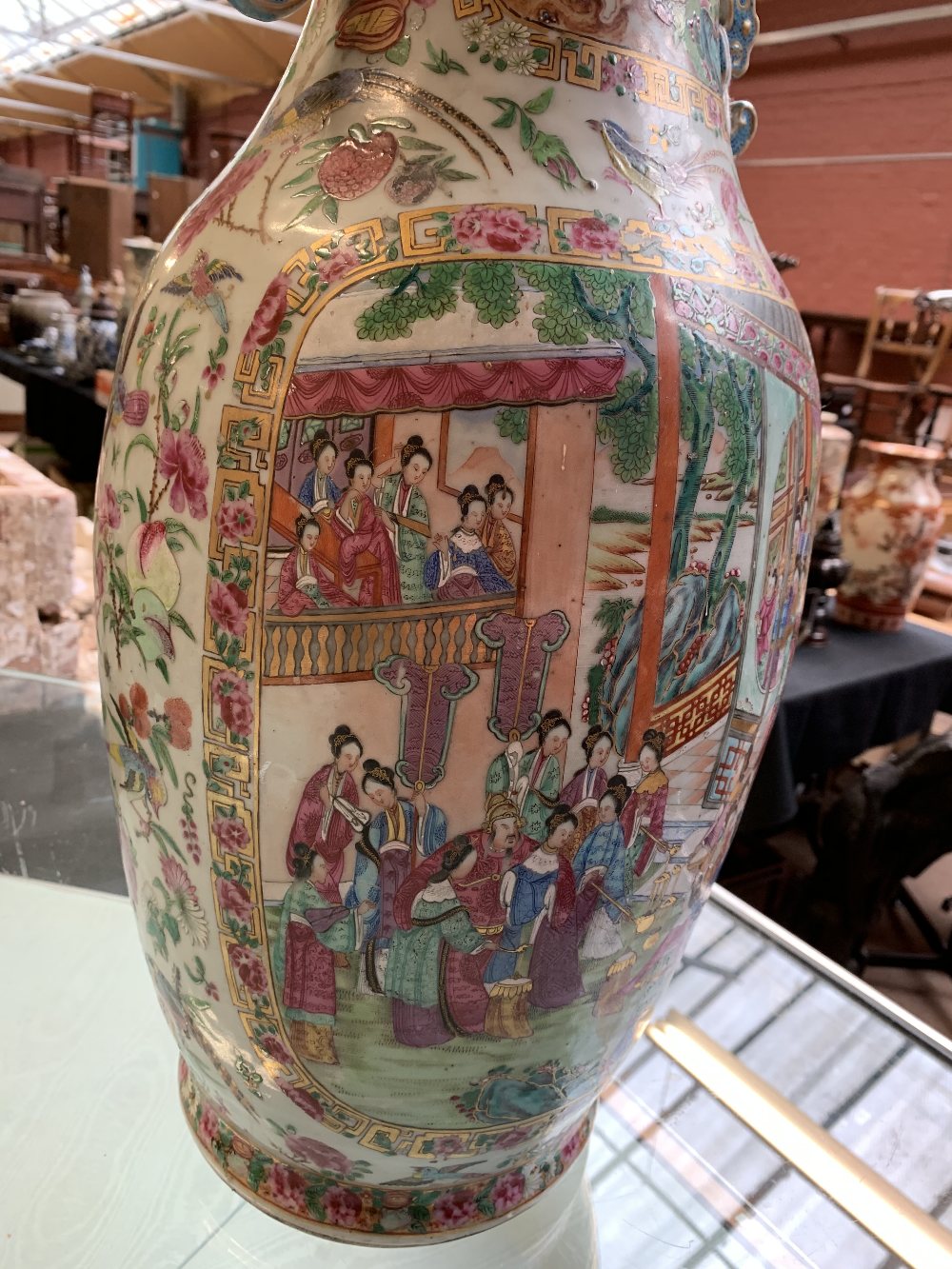 A mid-19th century Chinese Canton Famille Rose porcelain twin handled vase, painted with figures - Image 33 of 35