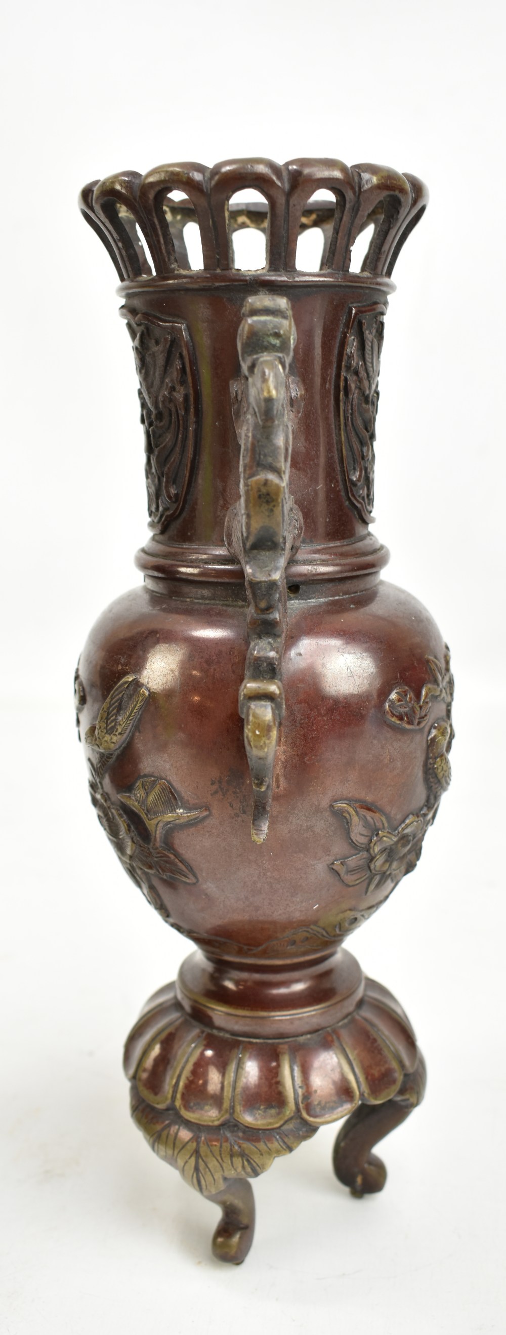 A pair of late 19th/early 20th century Japanese patinated bronze vases with cast twin dragon - Image 3 of 13