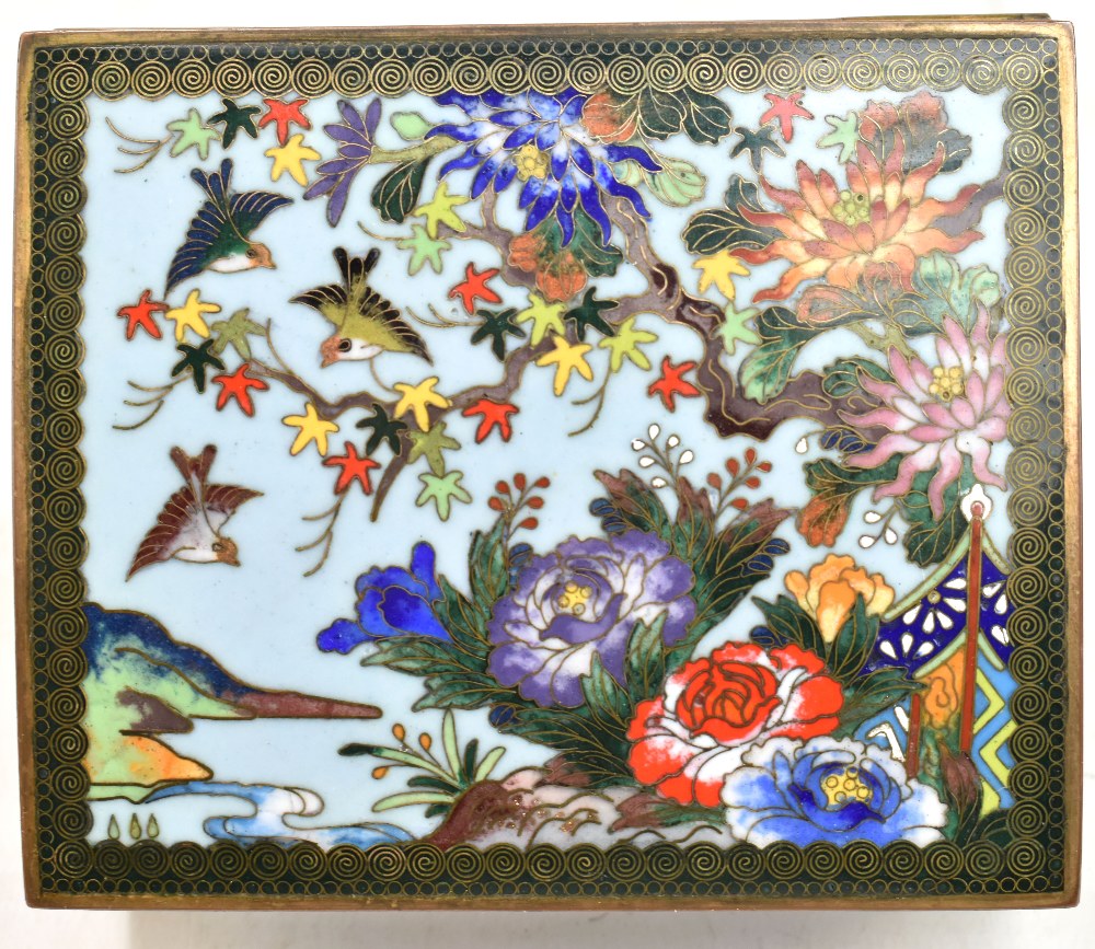 A Japanese cloisonné enamelled jewellery box, the lid decorated with birds amongst blossoming - Image 6 of 10