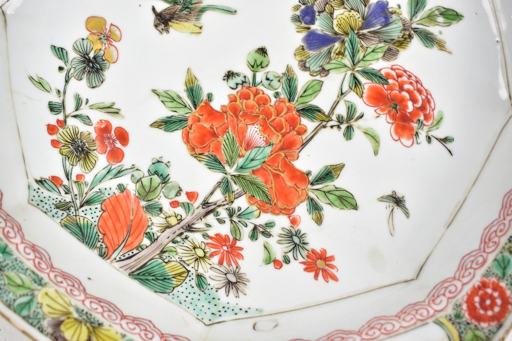 An 18th century Chinese porcelain Famille Verte octagonal plate, painted in enamels with floral - Image 11 of 11