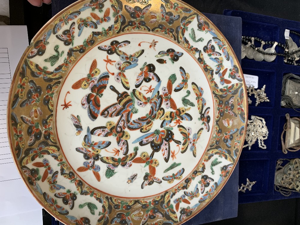 A pair of late 18th century Chinese Export porcelain octagonal plates painted in underglaze blue - Image 17 of 18