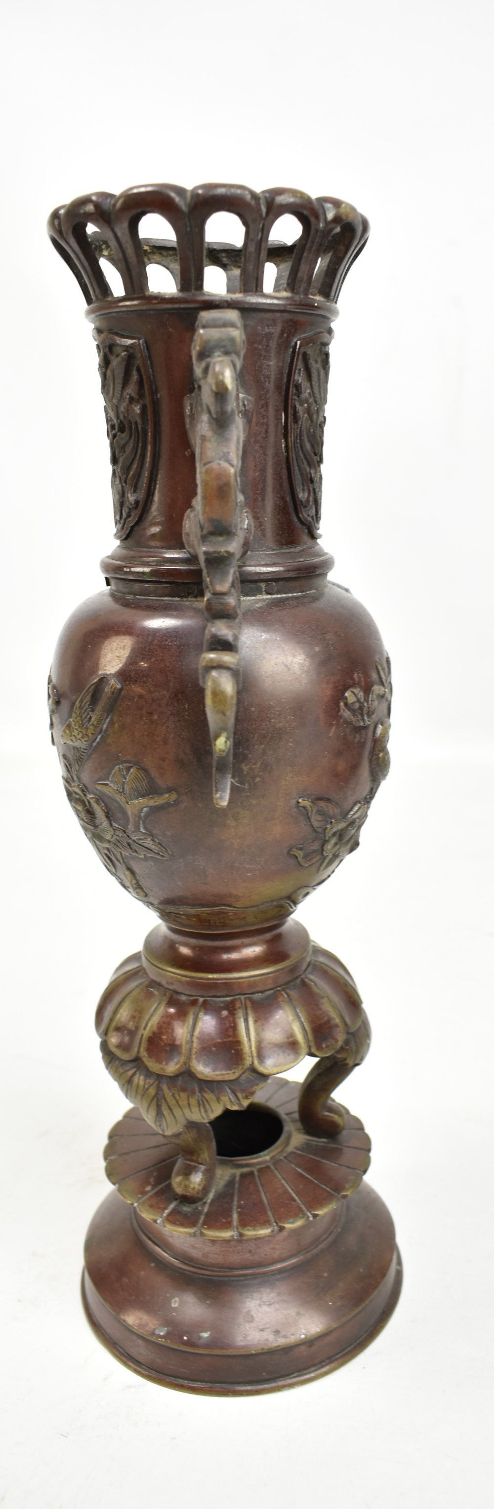 A pair of late 19th/early 20th century Japanese patinated bronze vases with cast twin dragon - Image 9 of 13