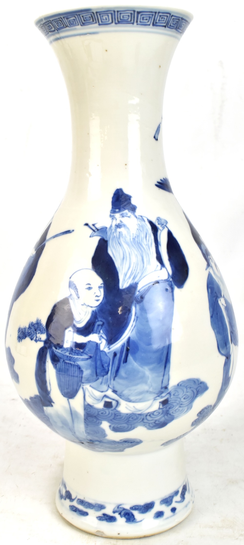 A Chinese blue and white porcelain vase painted with elders, bears Kangxi four character mark to - Bild 4 aus 14