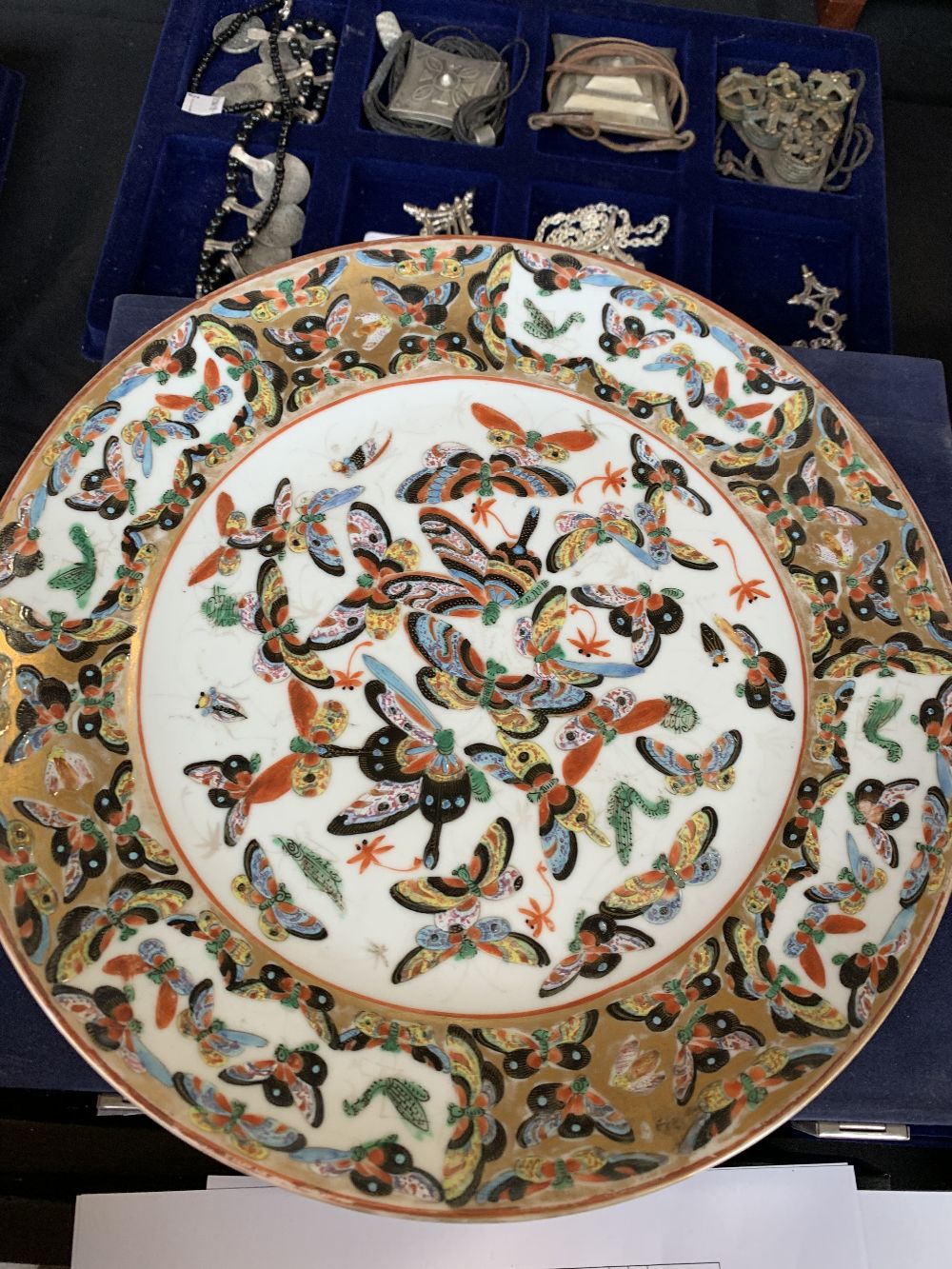 A pair of late 18th century Chinese Export porcelain octagonal plates painted in underglaze blue - Image 15 of 18