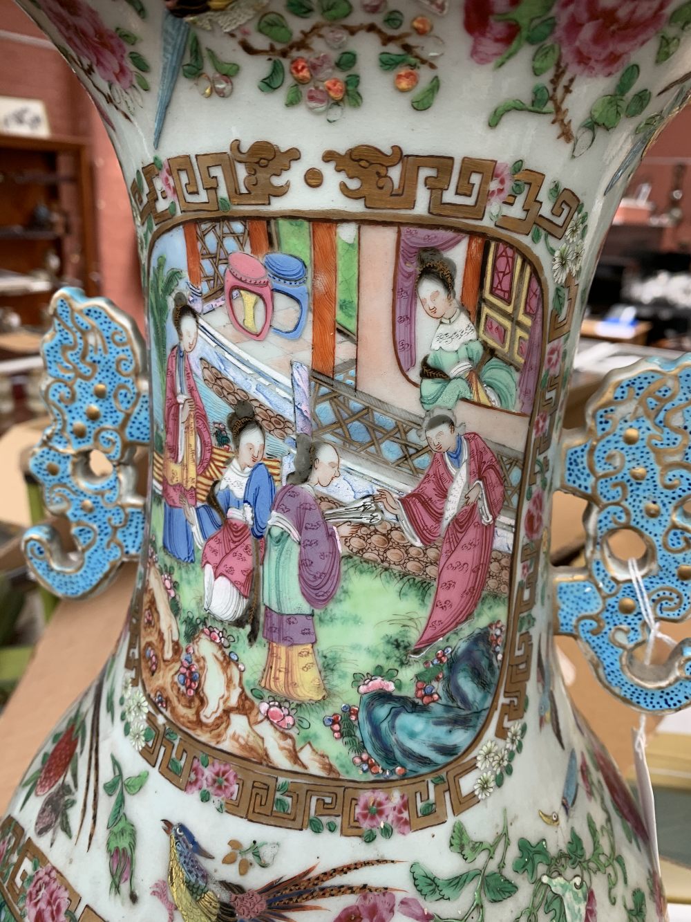 A mid-19th century Chinese Canton Famille Rose porcelain twin handled vase, painted with figures - Image 23 of 35
