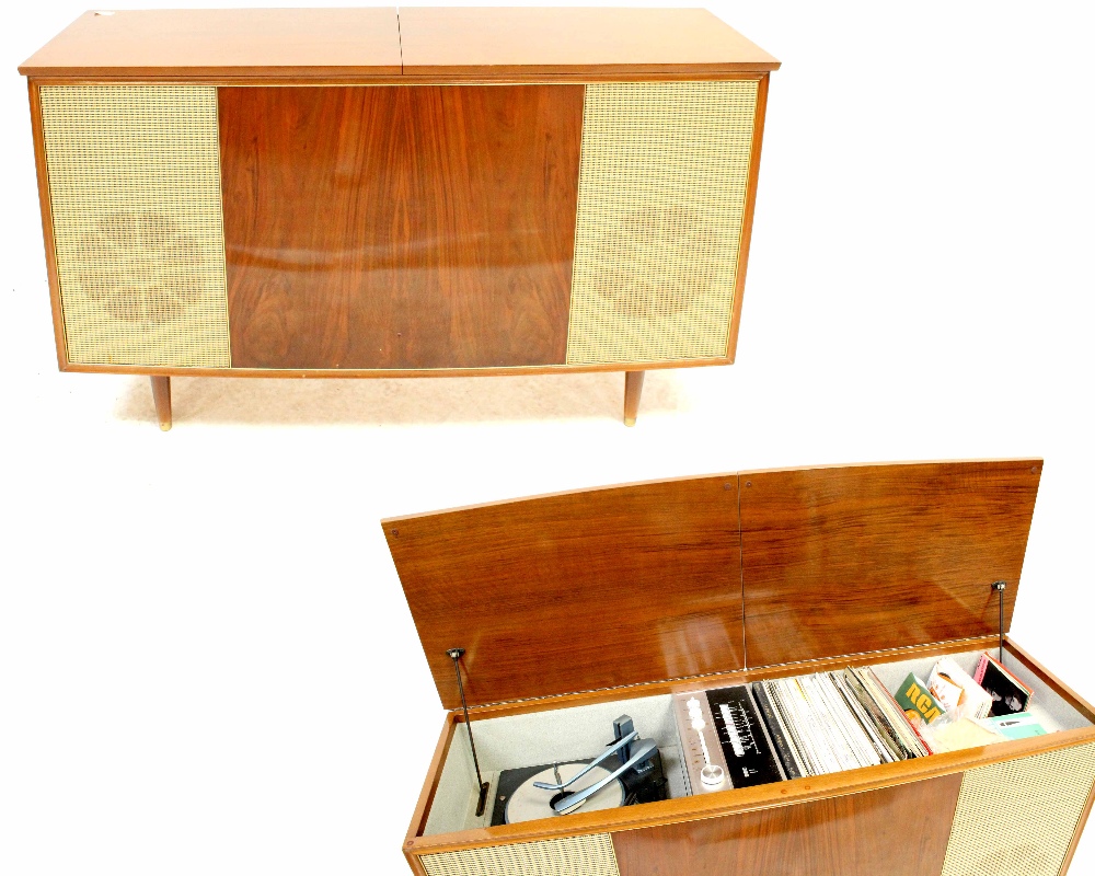 A retro radiogram and records.