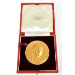 A cased 22ct yellow gold Sir Winston Churchill commemorative medallion, John Pinches, obverse full