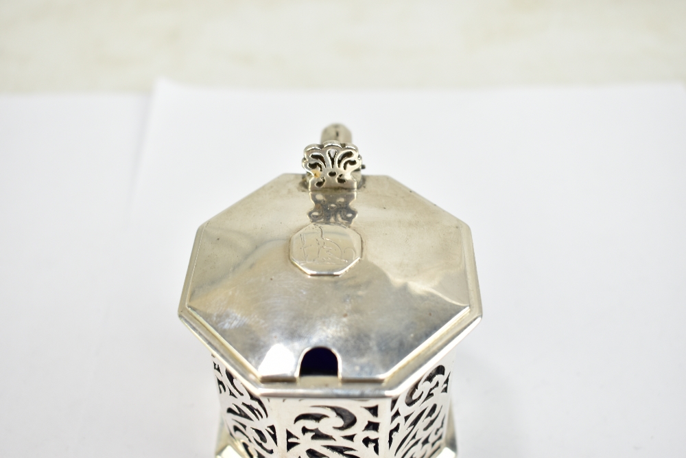 JOSEPH HARDY & THOMAS LOWNDES (PROBABLY); a Victorian hallmarked silver octagonal mustard with - Image 2 of 13